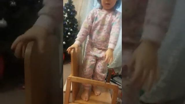 20.02.2016 малышка Николь скачет и поет песенки на англ.языке смотреть онлайн