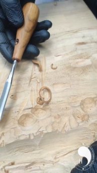 Carving with a forged V-chisel / Резьба кованой V-стамеской