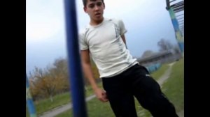 Турникмен обосрался на турнике