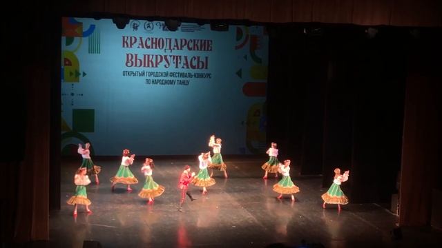 Ансамбль народного танца Россиянка Станичный ухажер