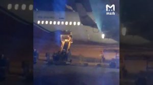 Погрузка багажа в аэропорту Сочи