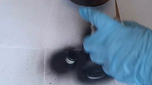Покрытие рукоятки ножа жидкой резиной.