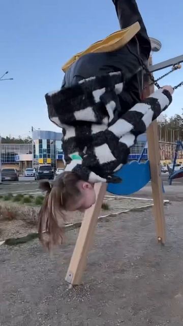 Сальто с качели/#Shorts смотреть онлайн