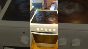 Darina 33606 плита. Не покупайте, ужасная плита.