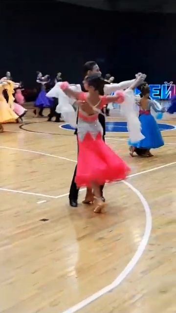 Платье для бальных танцев . Стандарт смотреть онлайн