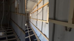 Подробно каркас дома из морского контейнера перед уте