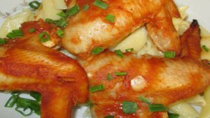 Сочные куриные крылья, запеченные в духовке