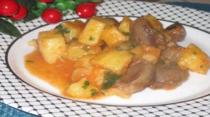 Рагу из утиных желудков и картофеля