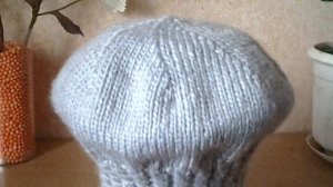 ВЯЗАНЫЙ СПИЦАМИ БЕРЕТ. Простой и модный