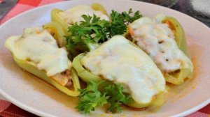 Перец фаршированный свиным фаршем и сыром в микроволновке