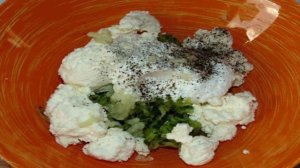 Тосты с творогом и свежим огурцом