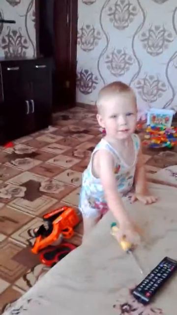 Валик танцует смотреть онлайн