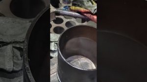 Устанавливаем поршни в мотор д-240. #кфх #farming #ремонт #бе?