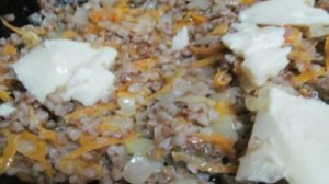Перцы фаршированные гречкой и сыром