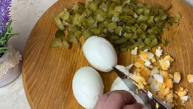 Вкусный САЛАТ из доступных продуктов! Гости съели за минуту и попросили ещё!
