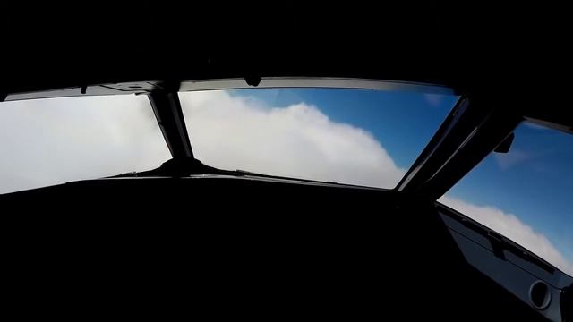2.COOL!!!!!!!!!Потрясающее видео из кабины пилотов смотреть онлайн