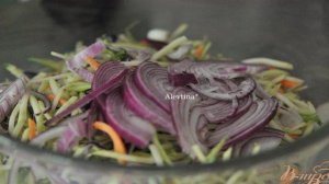 Салат с капустой и беконом