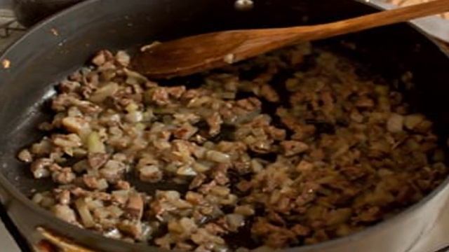 Террин из свинины с куриной печенью и сухофруктами