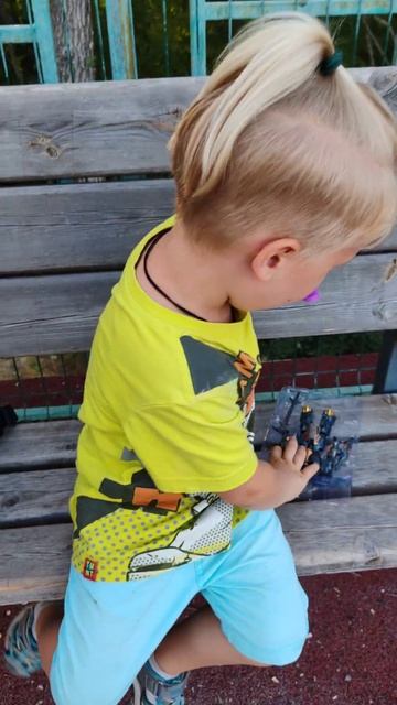 бабушка с внуком сегодня собирали спелцю ягодки, купи? смотреть онлайн