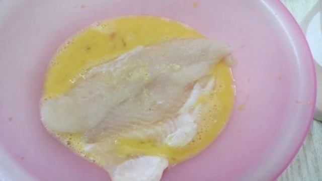 Окунь жареный в сухарной панировке