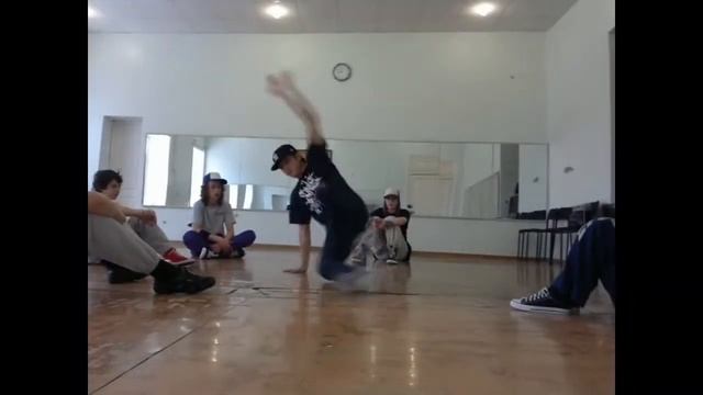 Школа Брейкинга " Горький Стиль" (г. Нижний Новгород) смотреть онлайн