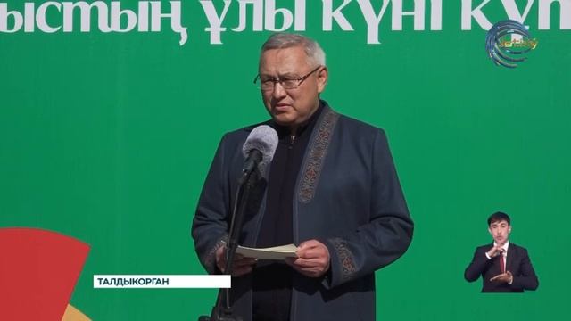 С очищения родника и посадки деревьев начался праздни