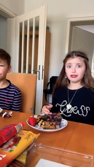 Как можно было такое спутать Мальчик до сих пор в шоке смотреть онлайн