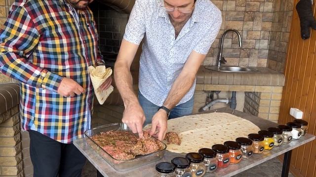 Люля-кебаб в лаваше смотреть онлайн