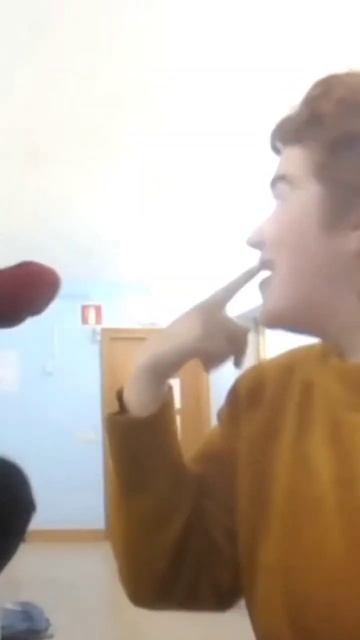 ХИЖИНА МУЗЫКАНТ в чат рулетке #баянист #интересно #хиж? смотреть онлайн