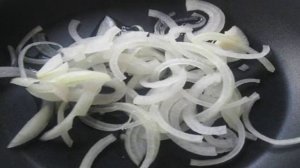 Теплый салат с куриной печенью и болгарским перцем