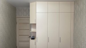 КОМПЛЕКТ МЕБЕЛИ В СПАЛЬНУЮ. ВСТРОЕННЫЙ ШКАФ + КОМОД.