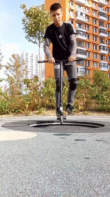 немого батута. #владсамокатчик #петябондарь #трюкинас? смотреть онлайн