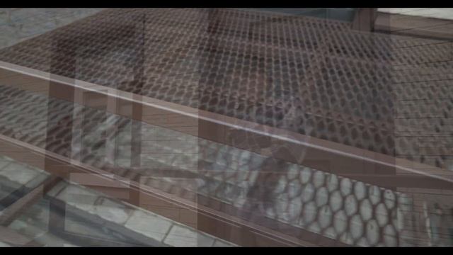 Крыльцо из металла на плитке