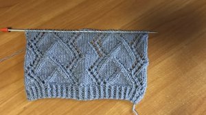 Очень красивый геометрический узор спицами