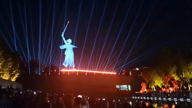 Свет Великой Победы на Мамаевом кургане. Волгоград. 2025.