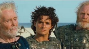 Троянцы принимают в дар Троянского Коня - Троя (2004)