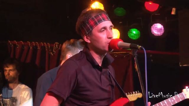 Коммюнике "The bug" смотреть онлайн