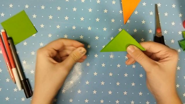 Оригами закладка из бумаги для книжки морковка / Origami bookmark made of paper for a carrot book