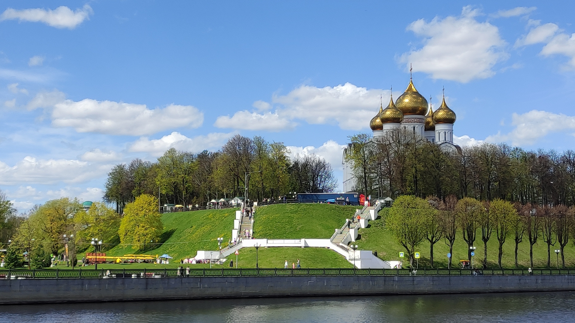 В Ярославль на выходные. На теплоходе по Волге. смотреть онлайн