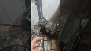 вскрываем поддон рено логан 1.4  и нашлась проблема!выс?