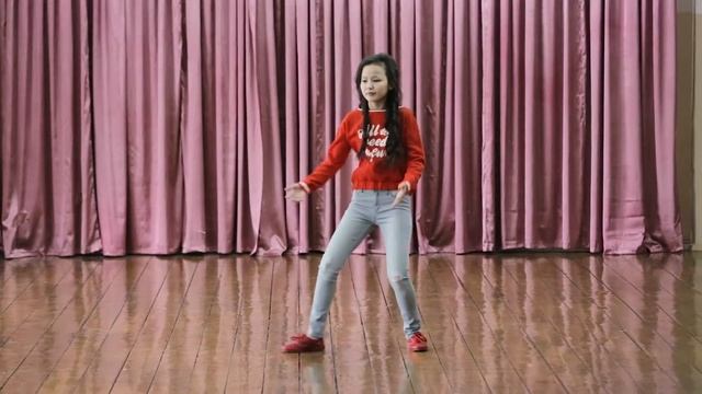 Динара Махмут. Танец  1 смотреть онлайн