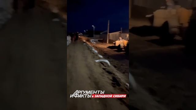 В Тюменской области жители села Казанское своими сила
