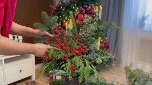 Новогодняя композиция из хвойных веток