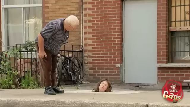 Прикол с манекеном