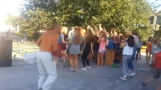 МЕГАТАНЦОР №1 смотреть онлайн