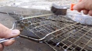Как эффективно очистить решетку для барбекю