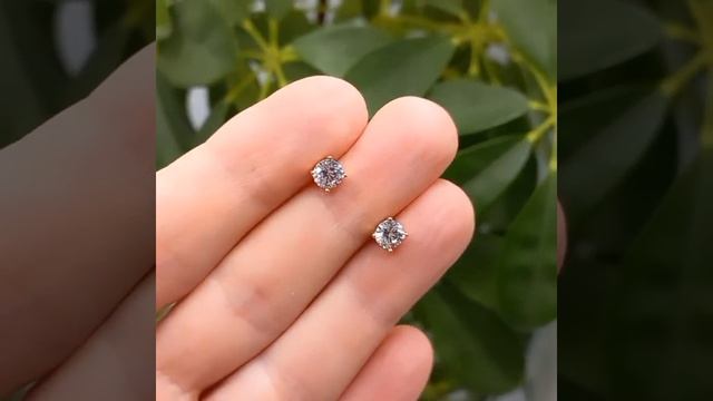 Белые серьги-гвоздики из медицинского сплава арт.220823-2