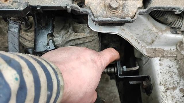 замена шланга сцепления на Hyundai Solaris 1го поколения механическая кпп.