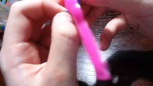 Как сделать бантик из резинок.  Легко и быстро!!!