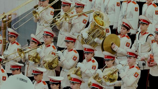 "День девятого мая". Исполняют: духовой оркестр "Виртуозы", вокально-хоровой коллектив "Вдохновение"